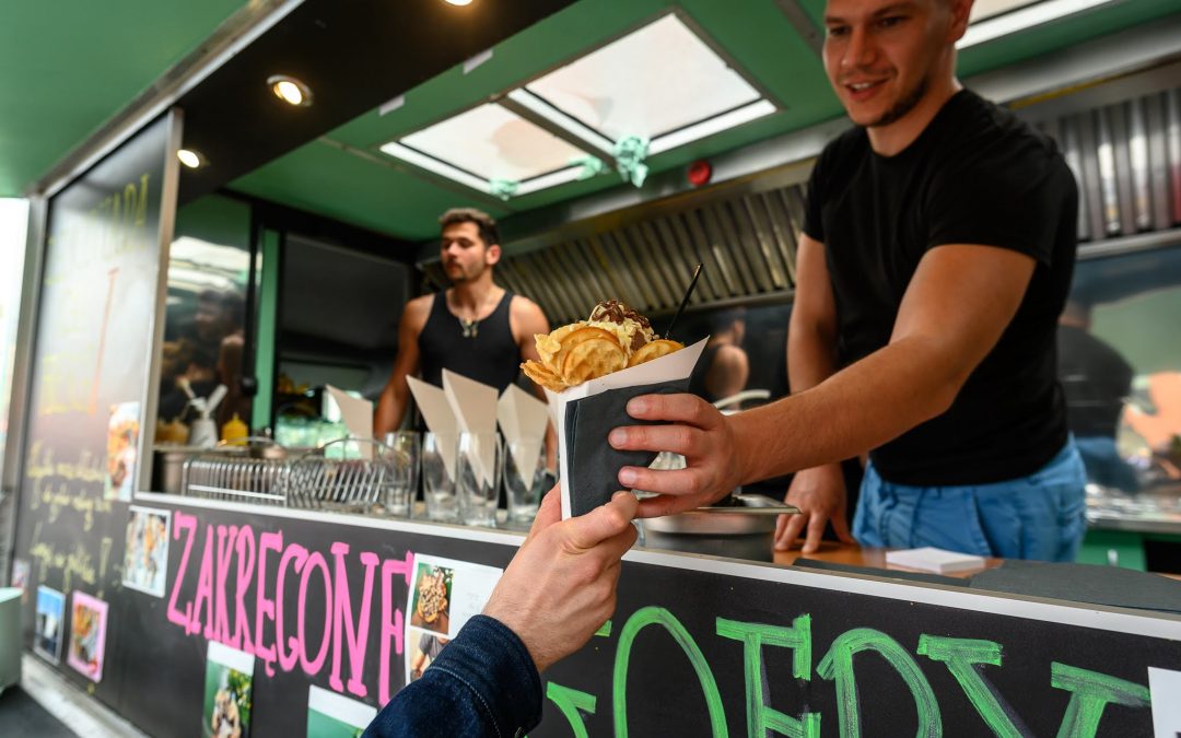 Już w ten weekend na Placu Piłsudskiego odbędzie się II Festiwal Smaków Food Trucków w Kętrzynie!