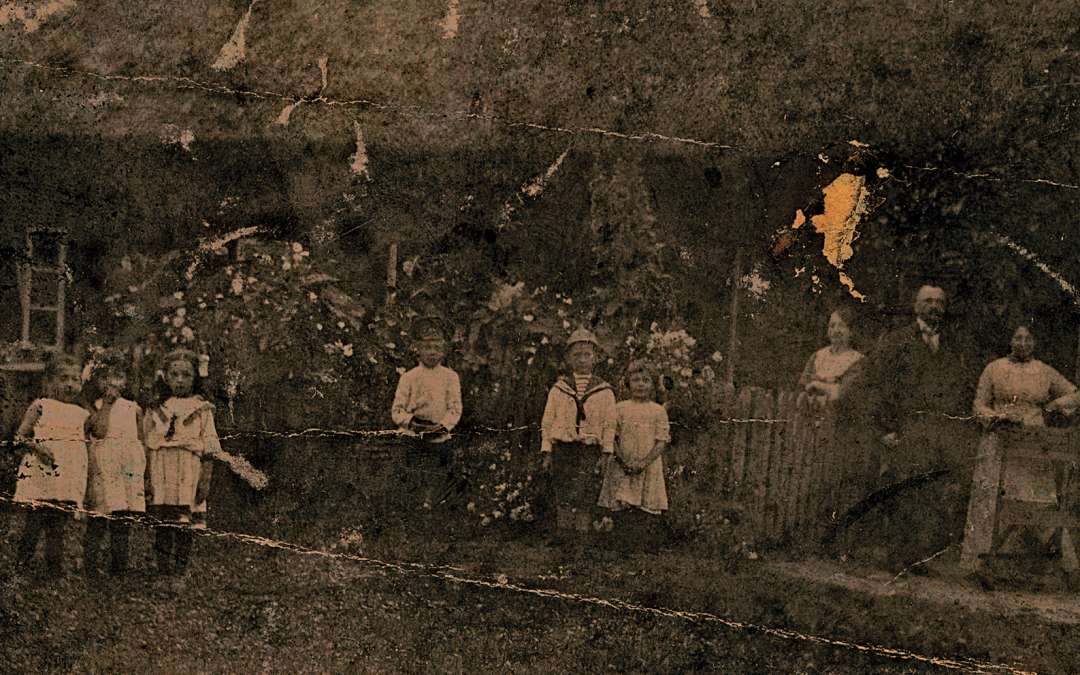 Zapraszamy na wystawę Historie rodzinne mieszkańców Kętrzyna ocalone w domowych archiwach
