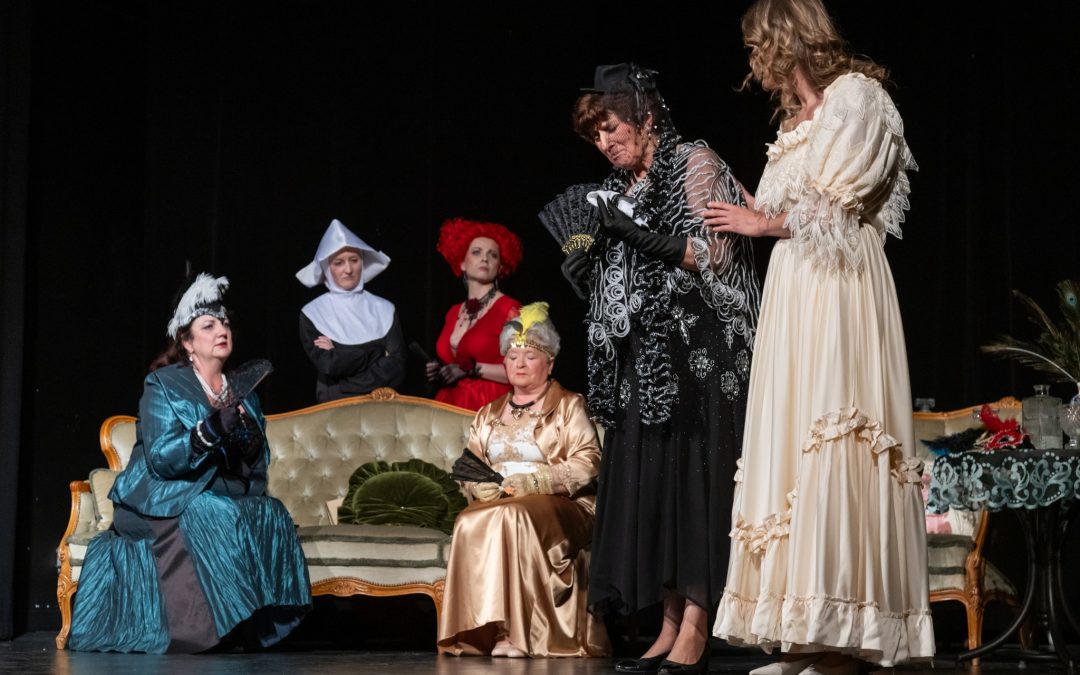 Amatorski Teatr u Przyjaciół przyciągnął publiczność!