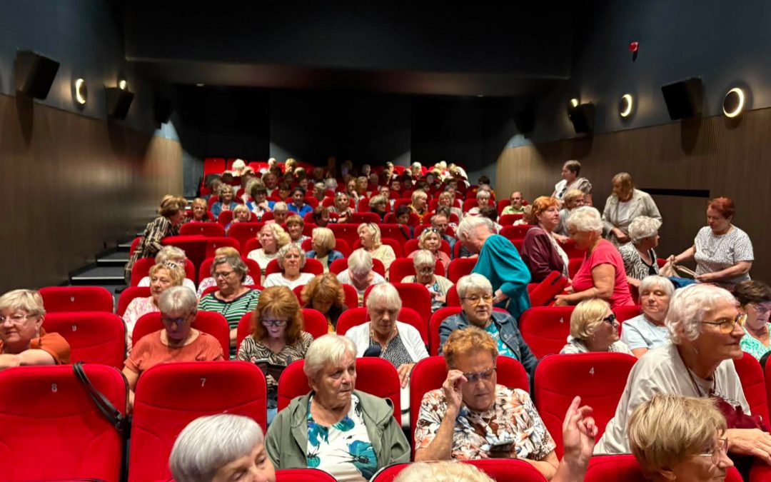 „Senior w kinie” przyciąga tłumy