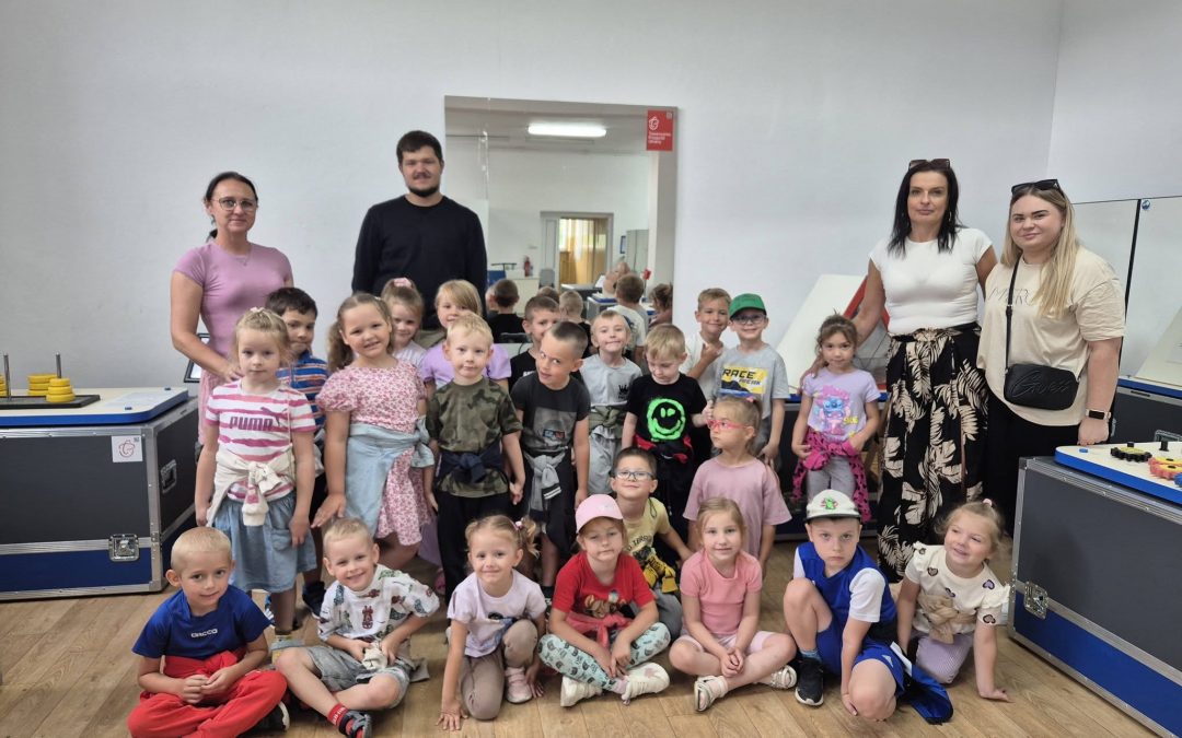 Przedszkolaki poznają świat nauki w Mobilnym Laboratorium